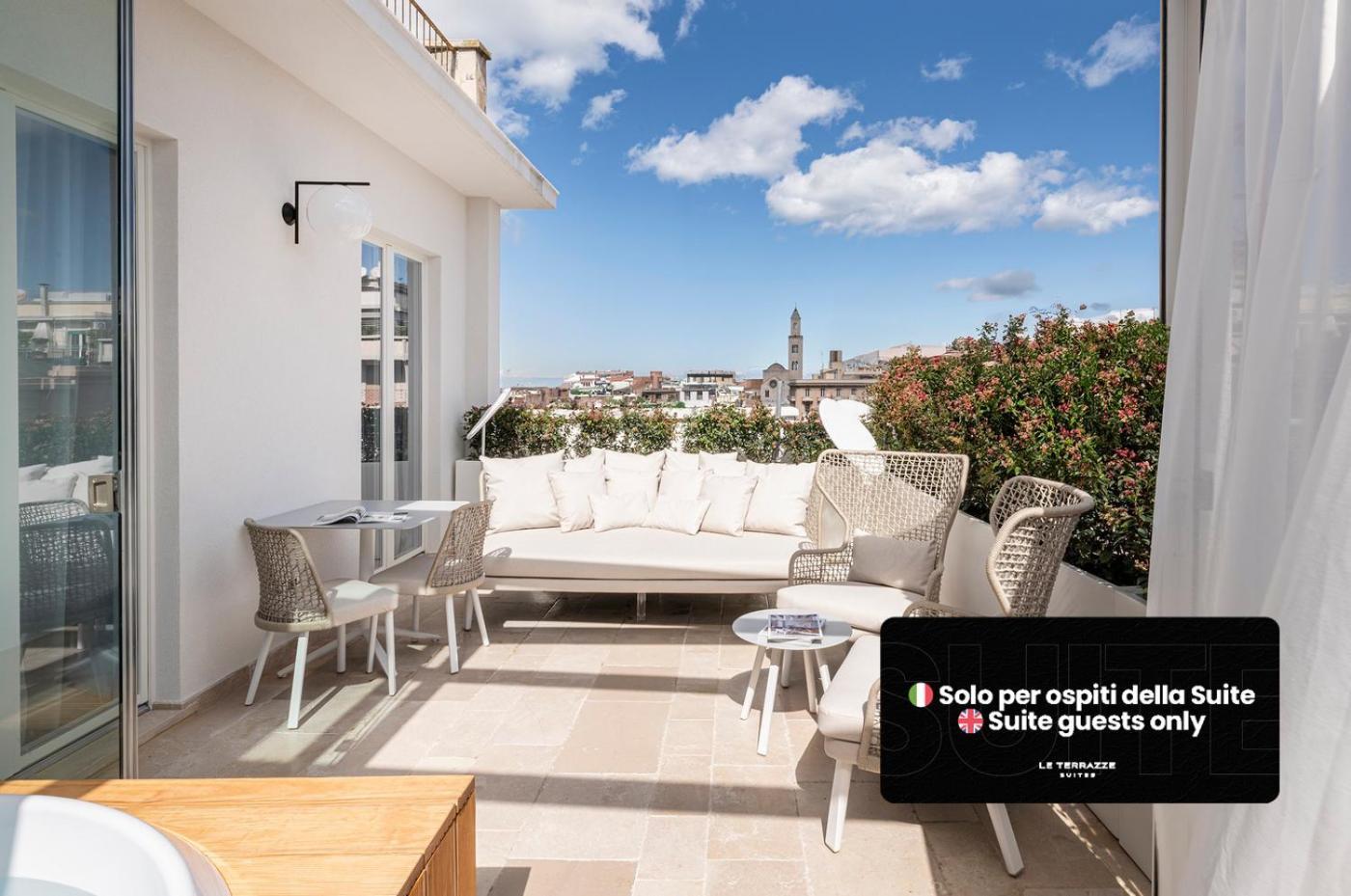 Le Terrazze Suites Бари Экстерьер фото